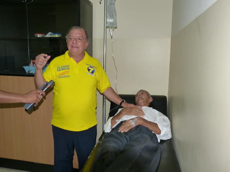 Álvaro Noboa Visitó el Hospital Municipal de Samborondón