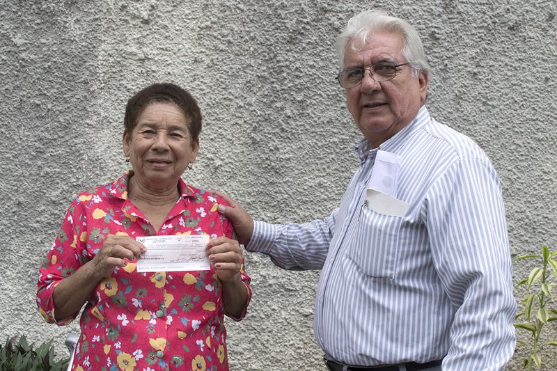 Fundación Cruzada Nueva Humanidad - brindando ayuda a los necesitados, gracias al apoyo del filántropo Álvaro Noboa (25 de febrero de 2014)