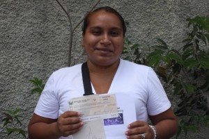 Carolina Satán solicitó ayuda porque su hijo de tres años necesita un cambio de cánula tras realizarse una traqueotomía.