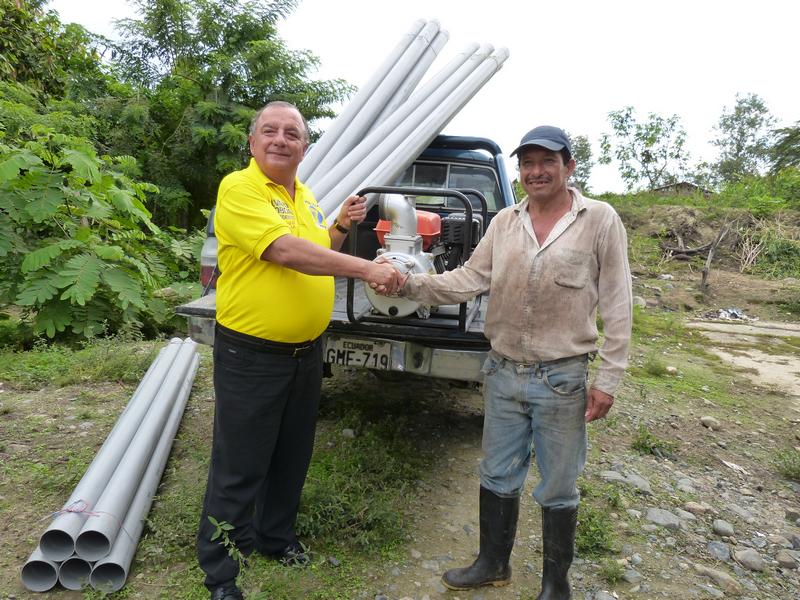 Álvaro Noboa Supports Farmers
