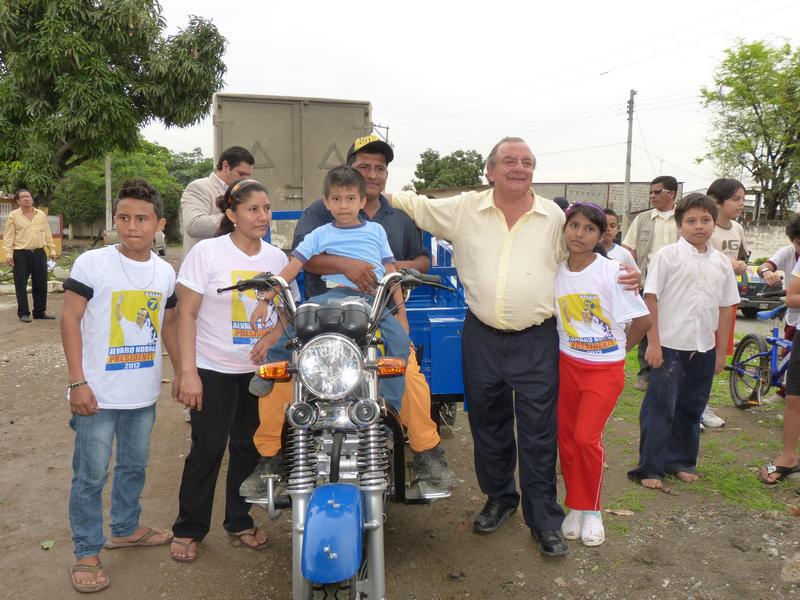Álvaro Noboa Donates A Delivery Bike In Order To Create Employment